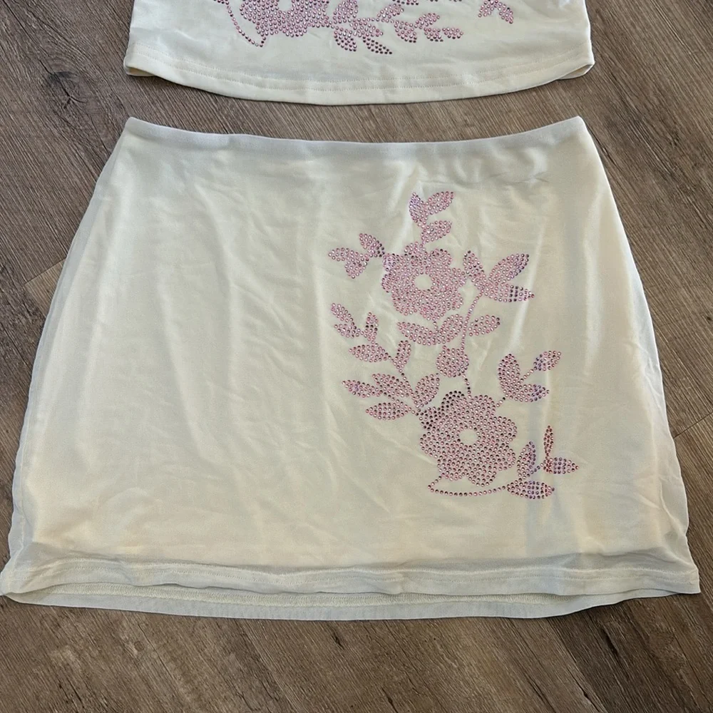 Women's Cream Floral Embellished Skirt Set - Picture 3 of 8